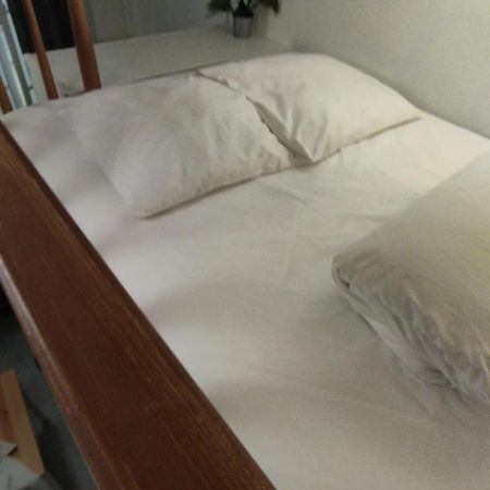 Le Marais Charm -Bright Studio With Elevated Sleeping Quarters Paris Exterior photo